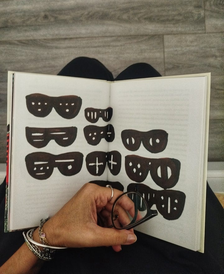 “L’invenzione dei tuoi occhi” di Francesca Berardi, Lucio Schiavon, Terre di Mezzo (2024)