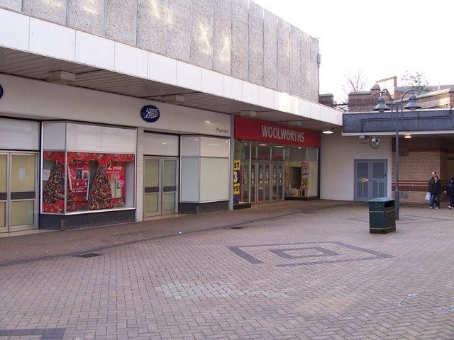 retail apocalypse closing stores Thomas NugentÂ /Â The Oak Mall