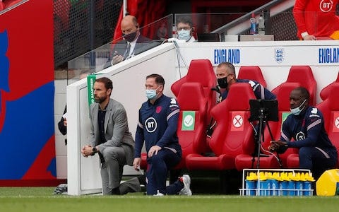 Toxic stand-off over taking the knee cannot be helping England