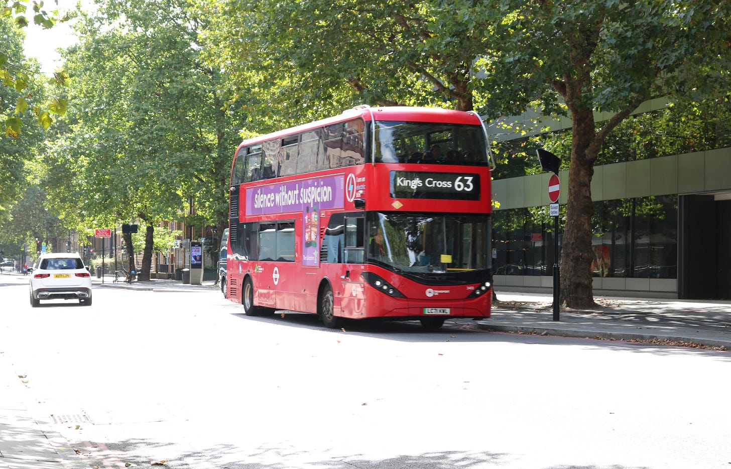 Photo of an Alexander Dennis Enviro400EV bus on route 63.