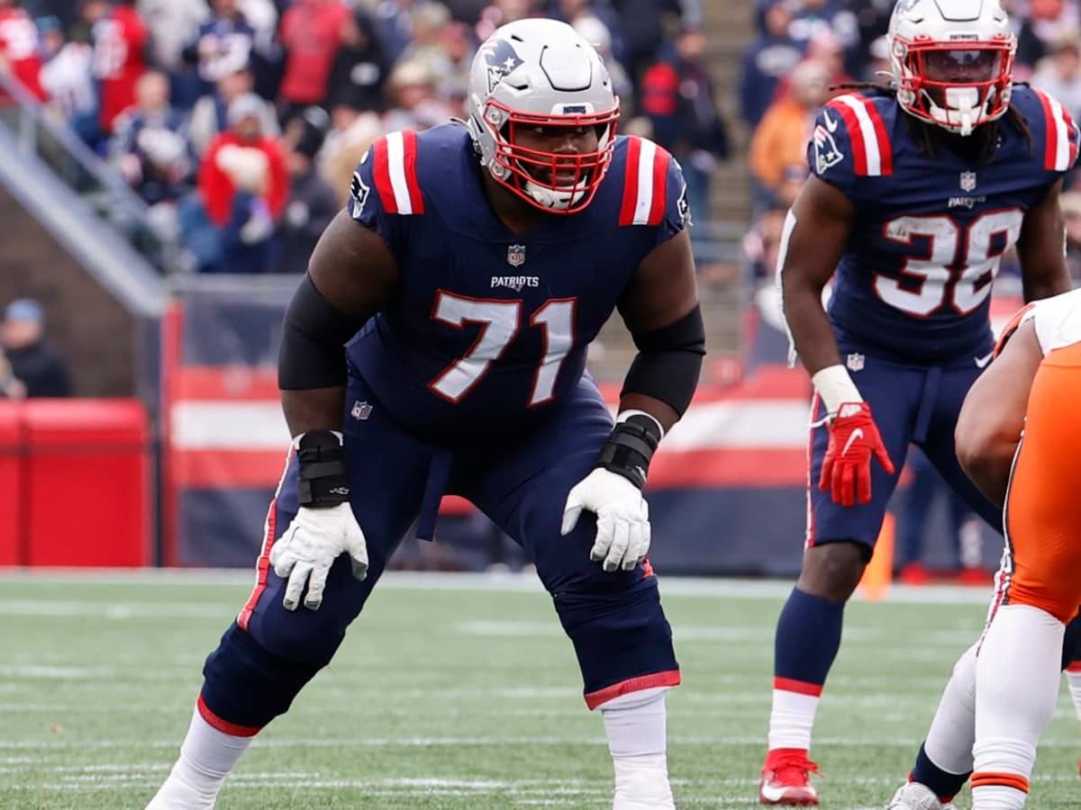 BREAKING: New England Patriots Re-Sign Mike Onwenu - Sports Illustrated New  England Patriots News, Analysis and More