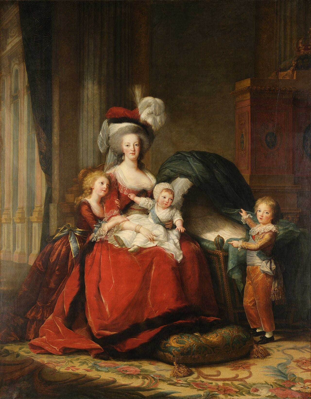 Queen with her children
