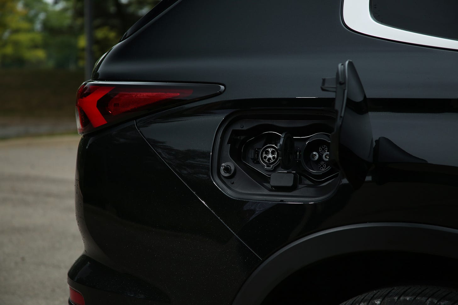 2023 Mitsubishi Outlander PHEV ChaDeMo Charging 2023 Mitsubishi Outlander PHEV ChaDeMo Charging