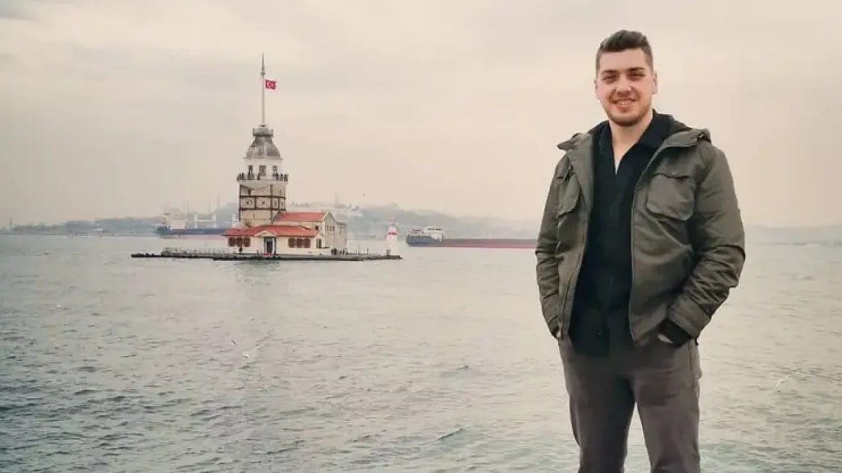 15 gün önce baba olan milli karateci Metehan Kabasakal kalp krizinden hayatını kaybetti 15 gün önce baba olan milli karateci Metehan Kabasakal kalp krizinden hayatını kaybetti