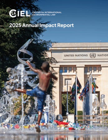 Couverture d'un rapport titré 2025 et où l'on voit, en photo, un enfant noir danser au milieu d'une fontaine, de dos, face au bâtiment des Nations Unies