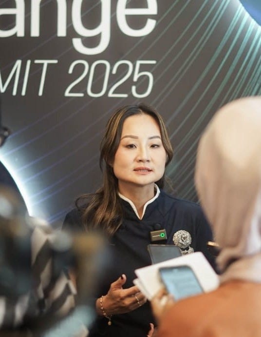 Faye Wongso, Founder of KUMPUL, gives a statement to journalists. Faye Wongso, Founder of KUMPUL, gives a statement to journalists.