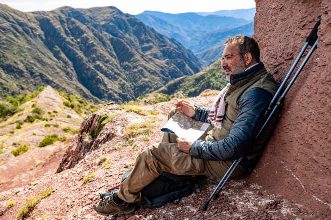 Pierre (Jean Dujardin) dans « Sur les chemins noirs », de Denis Imbert.