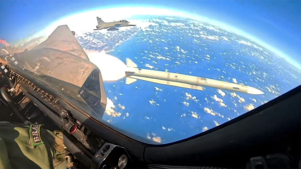 Gripen_MeteorLaunch_Brazil_02.jpg