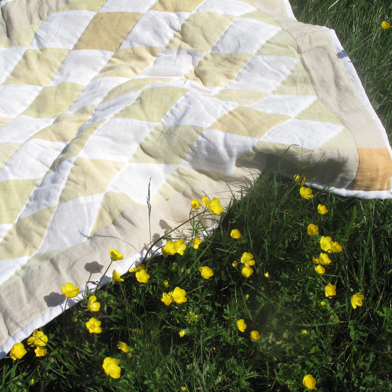 Tuck It In Quilts logo
