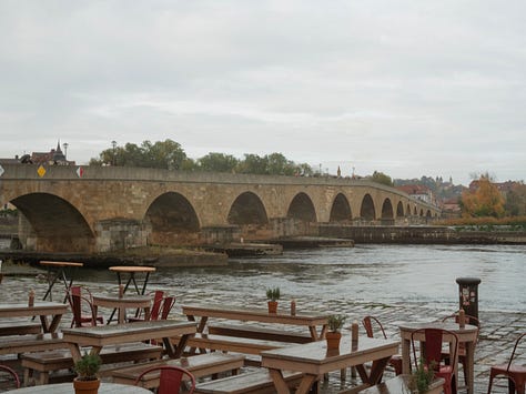 Historisches Wurstkuchl, Steinerne Brucke, and the Regensburger Dom. 