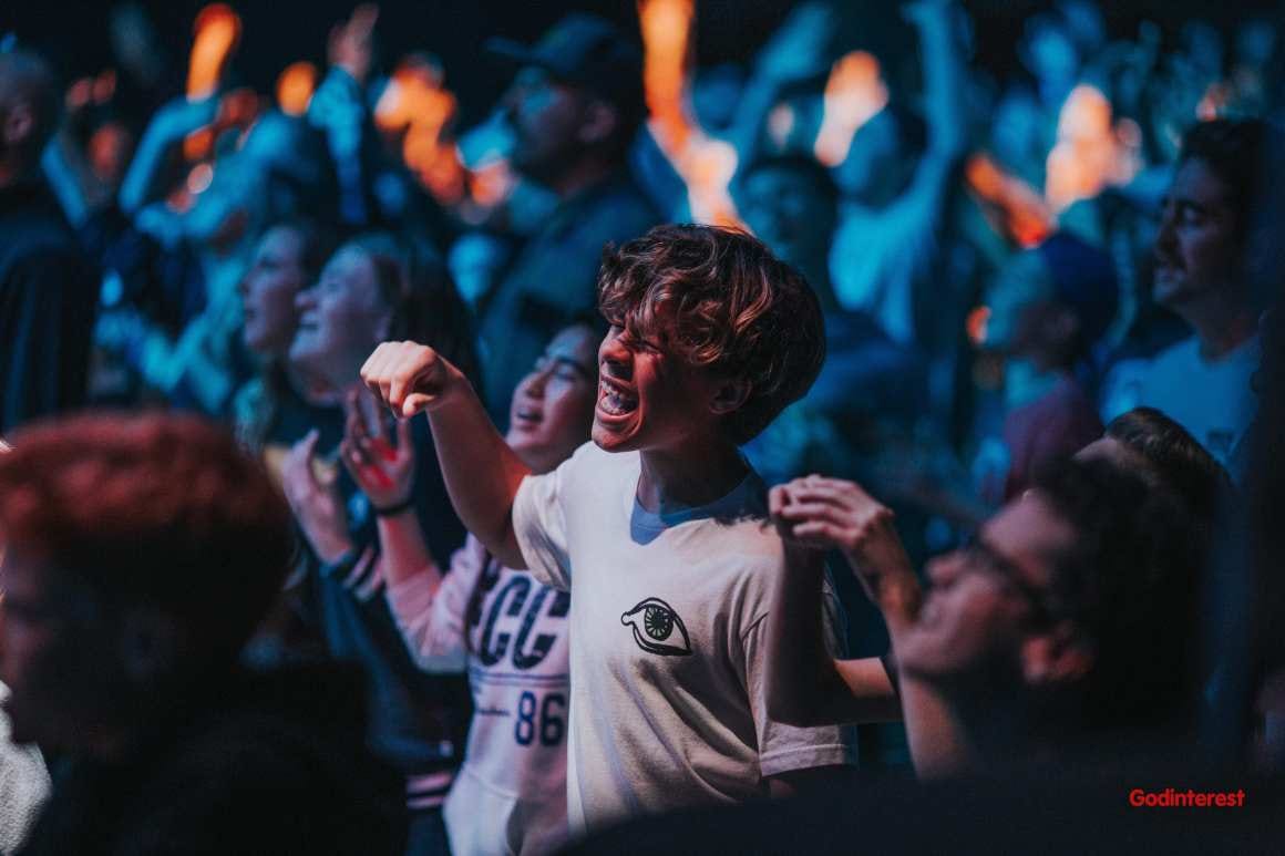How to Experience the Outpouring of Godâ€™s Love
