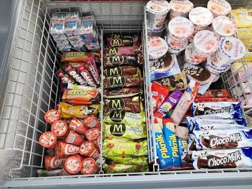 Horúce leto akcia(šarišan jahoda za 0,79eur. Ruská zmrzlina za  0,39eur.🍦🍦🍦🍦