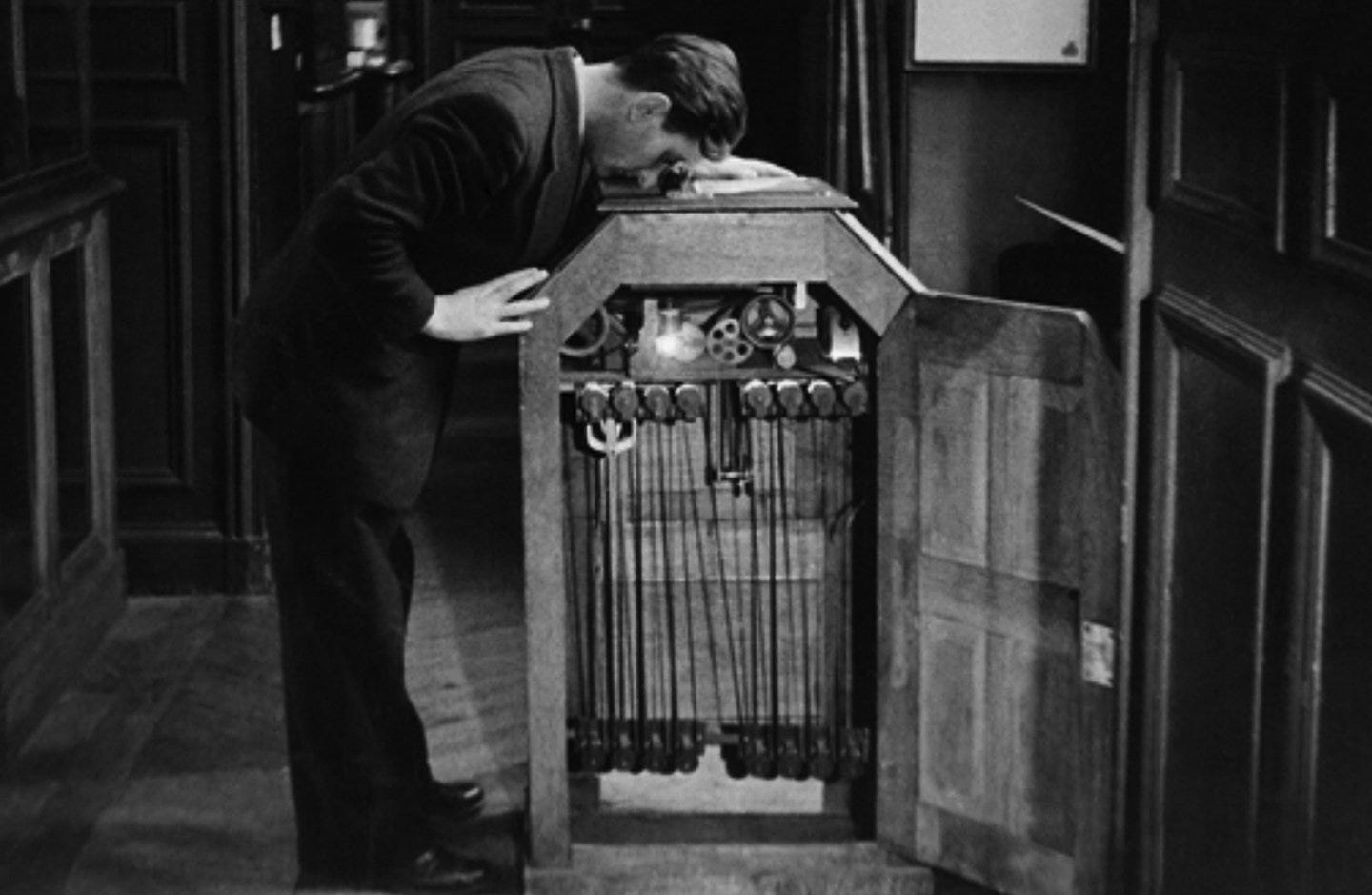 The American Society of Cinematographers | ASC Museum: Kinetoscope