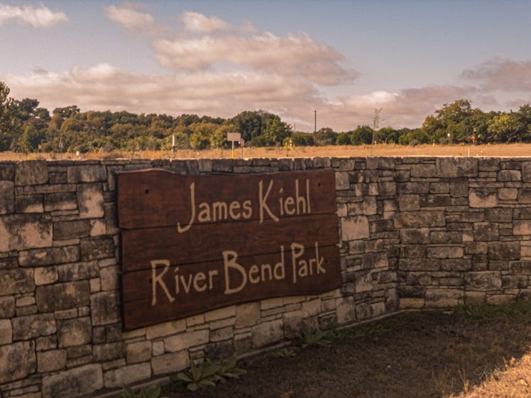 A sign on a stone wall

AI-generated content may be incorrect.