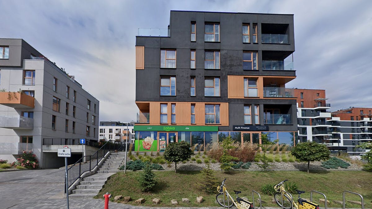 Żabka jako symbol wielkomiejskiej Polski