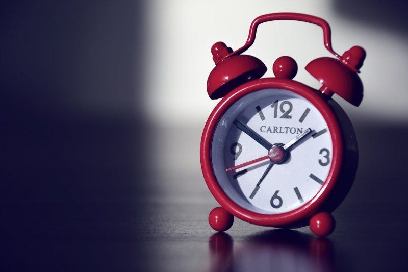A new study suggests it's best not to go to bed too early or sleep too long to avoid a greater risk of dementia. Photo by Security/Pixabay