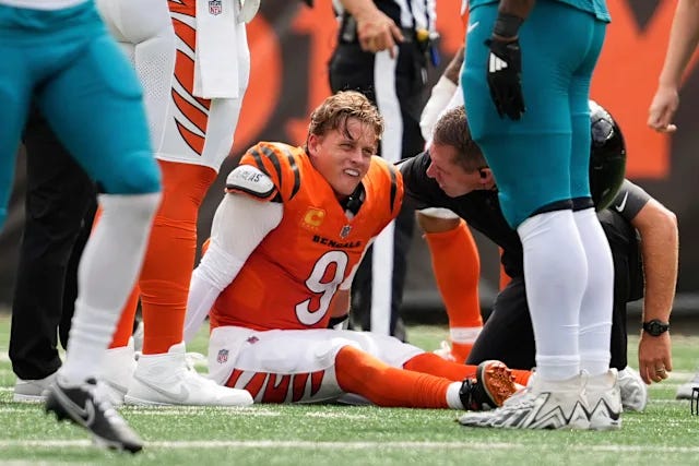 Bengals QB Joe Burrow leaves game with left ankle injury during 2nd quarter  against Jaguars - Yahoo Sports