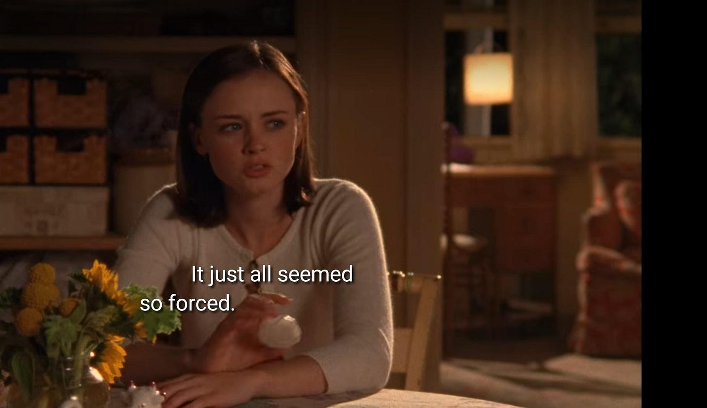 Season 4 episode 5 - Rory seems to be chewing on the cookie but the cookie  is still whole.... I would like one of those: GilmoreGirls