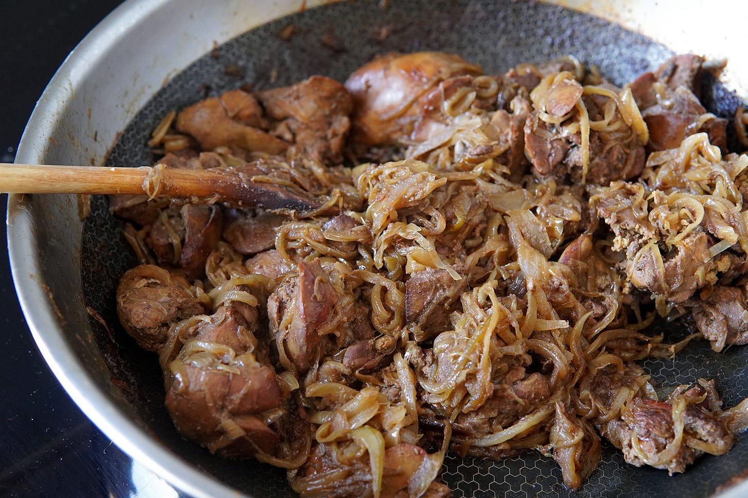 les foies après cuisson, grillés de tous les côtés