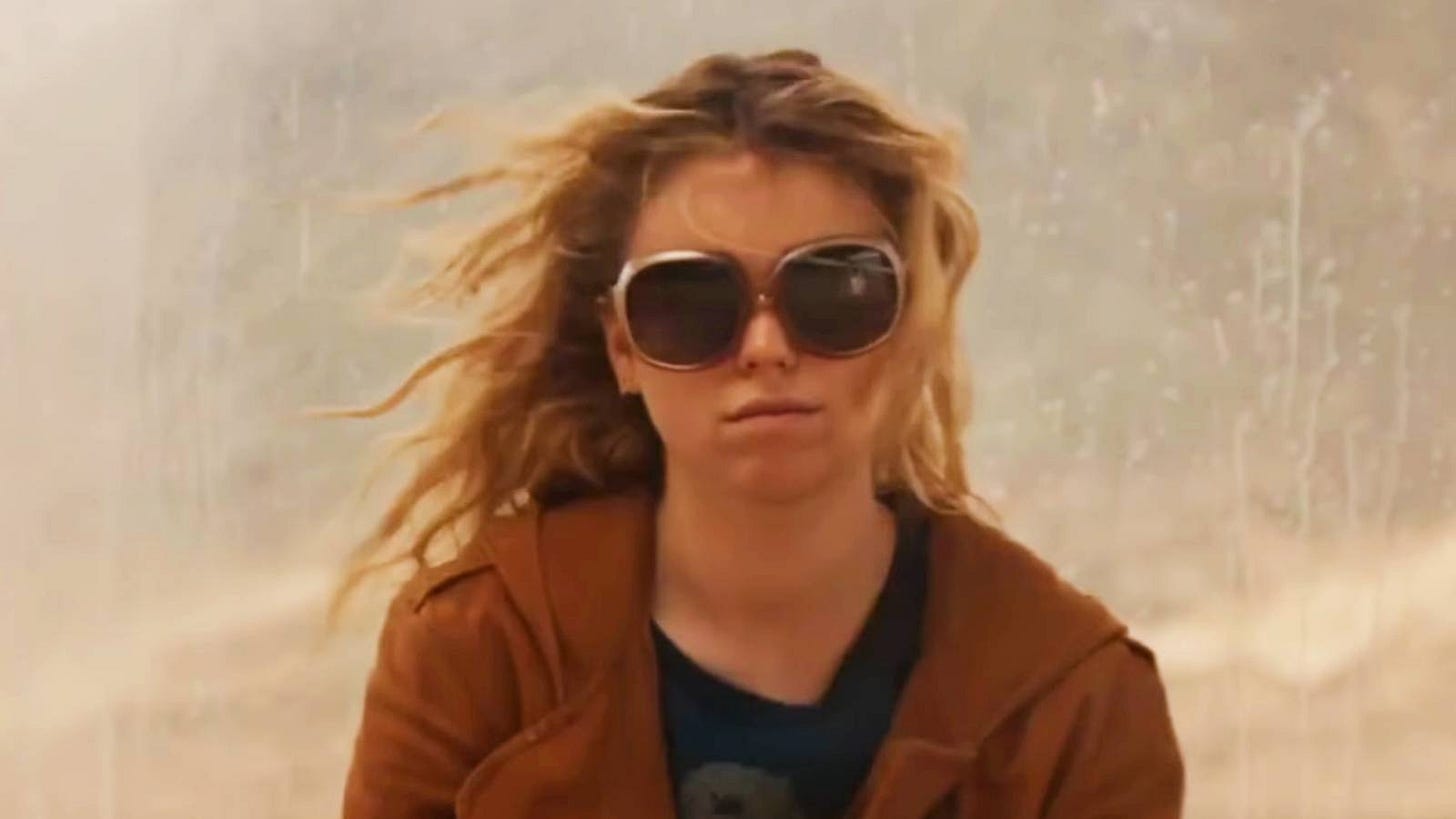 DCU's New Supergirl Movie Won't Take Place On Earth, Confirms James Gunn &  Director