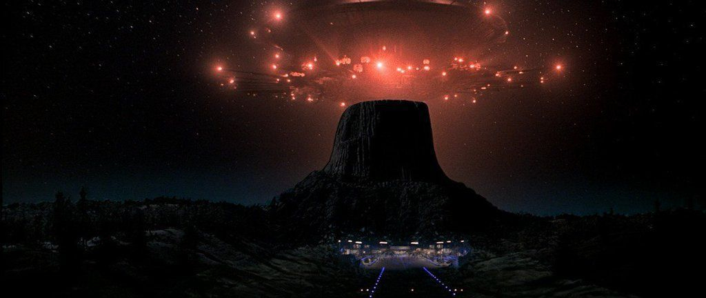 CLOSE ENCOUNTERS OF THE THIRD KIND (1977) Cinematography by Vilmos Zsigmond  Directed by Steven Spielberg Buy or rent it via @AppleTV:  https://t.co/fCiR8UrMiq