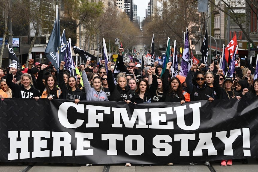 Thousands of construction workers march over federal government's national  CFMEU crackdown - ABC News