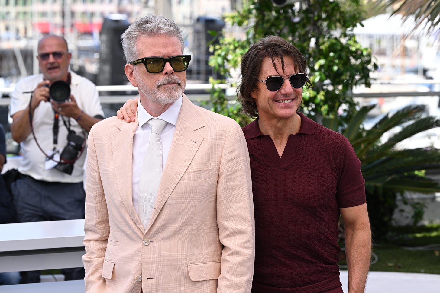 Tom Cruise Makes Surprise Appearance To Fete Christopher McQuarrie Tom Cruise Makes Surprise Appearance To Fete Christopher McQuarrie