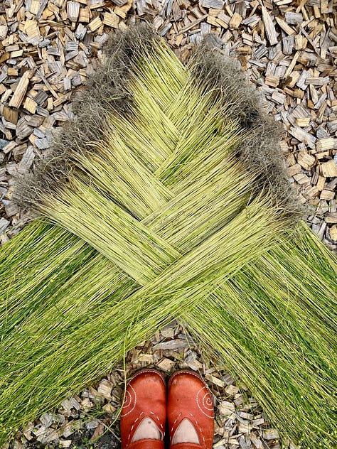 Images of different stages of flax – seed, sprouts, flowers, capsules, harvest, processed fiber and yarn.