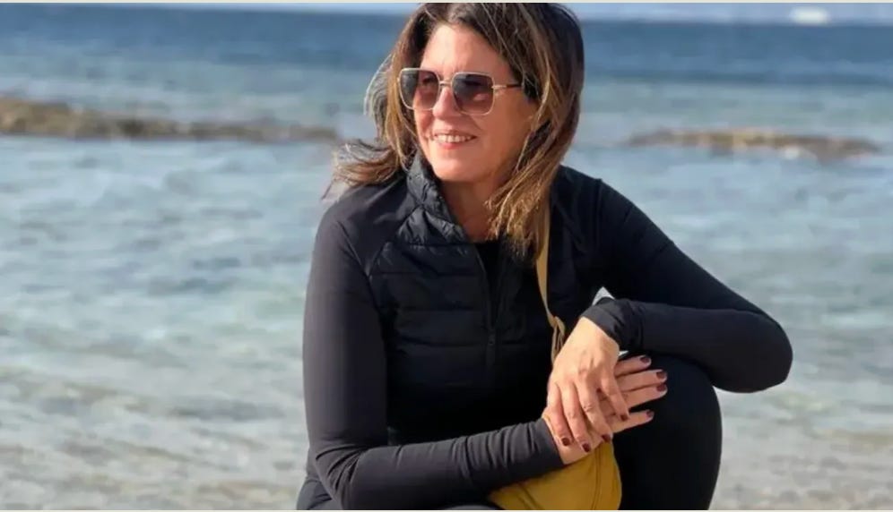 16.21.a - France as It Contradicts, France as It Moves Us
