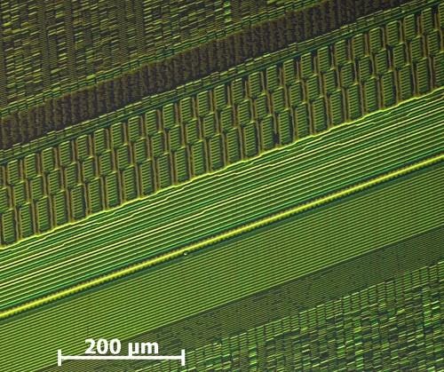 File:Aufnahme einzelner Magnetisierungen gespeicherter Bits auf einem Festplatten-Platter..jpg File:Aufnahme einzelner Magnetisierungen gespeicherter Bits auf einem Festplatten-Platter..jpg