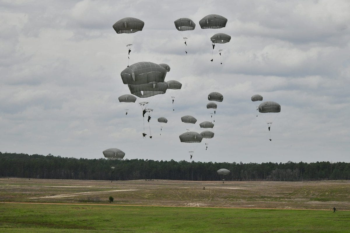 1st Battalion, 509th Infantry - Geronimo jumped into to #TheBox at @JRTC_FTJohnson to seize an airfield in preparation to face 1st Brigade Combat Team, @82ndABNDiv. #Readiness #BeAllYouCanBe #ArmyTeam #Soldiers @USArmy 1st Battalion, 509th Infantry - Geronimo jumped into to #TheBox at @JRTC_FTJohnson to seize an airfield in preparation to face 1st Brigade Combat Team, @82ndABNDiv. #Readiness #BeAllYouCanBe #ArmyTeam #Soldiers @USArmy