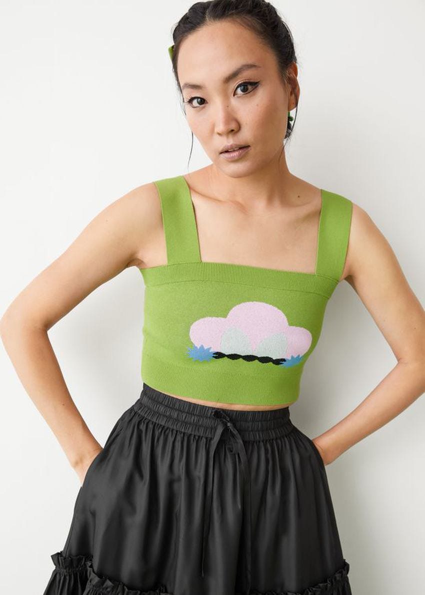 앤아더스토리즈 크롭 자카드 니트 탑의 그린컬러 ECOMLook입니다.