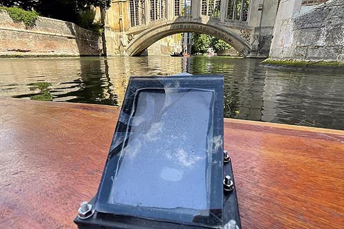 Researchers have created a solar-powered device that converts dirty water into clean hydrogen and clean water Researchers have created a solar-powered device that converts dirty water into clean hydrogen and clean water