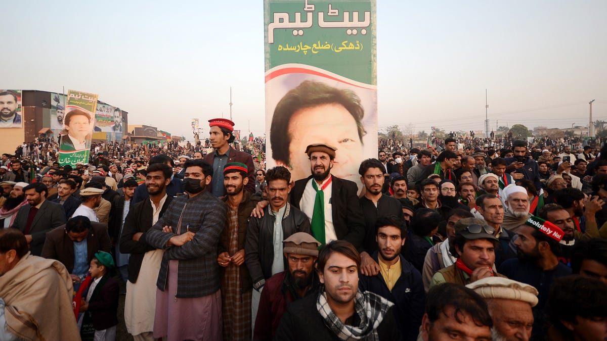 Pakistani Government Denies Visas to Imran Khan’s Sons as Khan’s Health Deteriorates in Prison