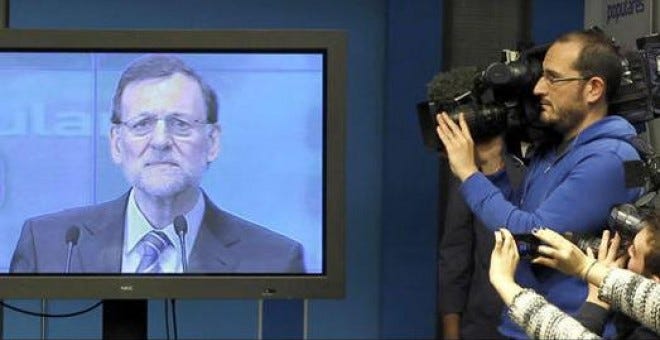 Los periodistas tienen que seguir el discurso de Rajoy desde la sala de prensa. El presidente no acepta preguntas. Archivo EFE Los periodistas tienen que seguir el discurso de Rajoy desde la sala de prensa. El presidente no acepta preguntas. Archivo EFE