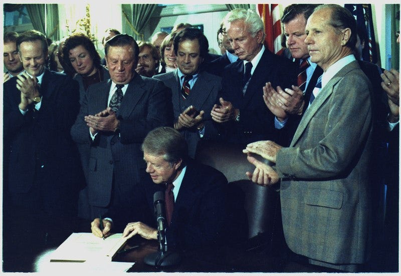 File:Jimmy Carter signs Airline Deregulation Act of 1978 - NARA - 182032.tif