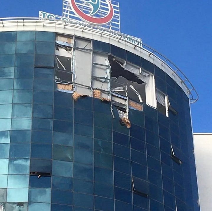 Sağlık Bakanlığı'na bağlı ambulans helikopter, Manisa'da düştü.