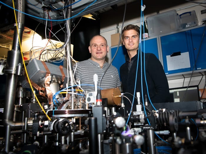Universal Quantum Wins $10m Grant for Self-Correcting Quantum Computer -  Business Insider