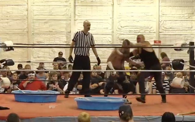 [Screenshot: Cutter and Crist between pools]