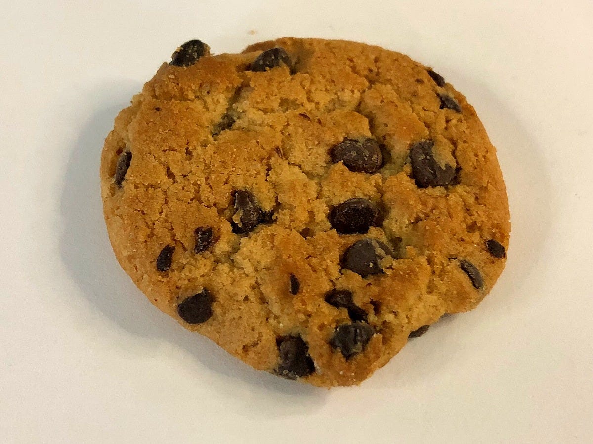 A single Chips Ahoy Original chocolate chip cookie. Image: Famartin via Wikimedia Commons