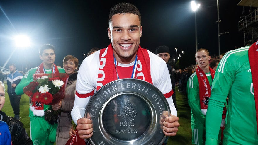 Danilho Doekhi vertrekt naar Vitesse Danilho Doekhi vertrekt naar Vitesse