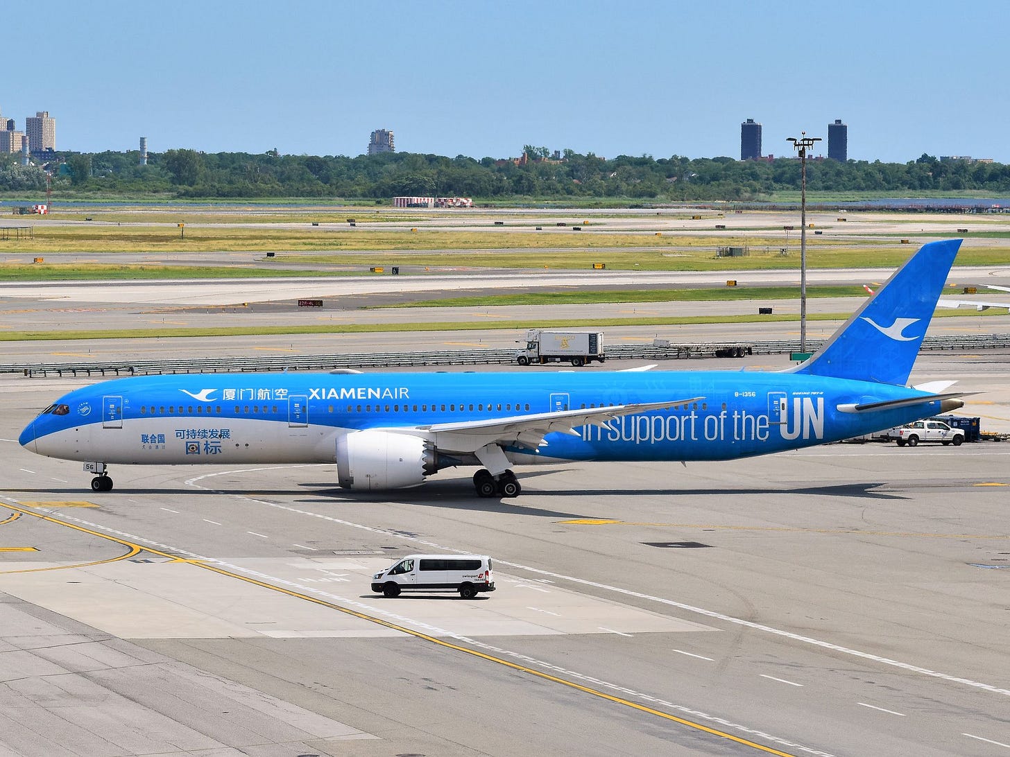 Xiamen Airlines Boeing 787-8 at Narita