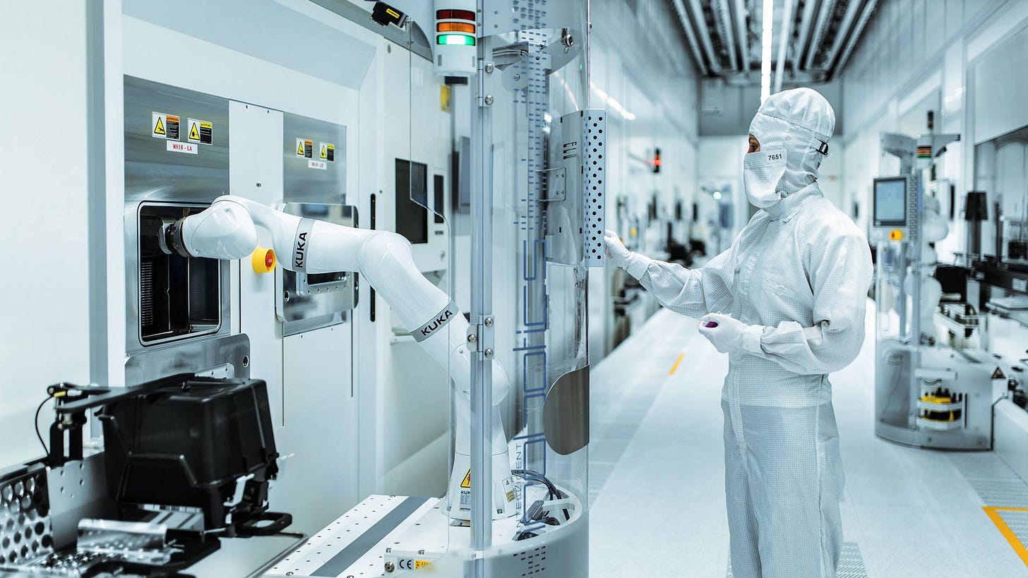 Automation in semiconductor manufacturing | KUKA Singapore Automation in semiconductor manufacturing | KUKA Singapore