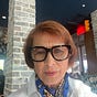 Helen's avatar