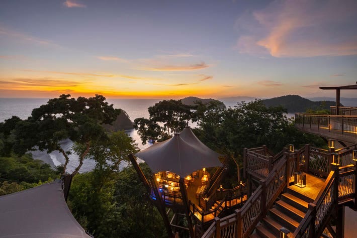 At Nekajui In Costa Rica, Architects And Designers Let The Land Lead