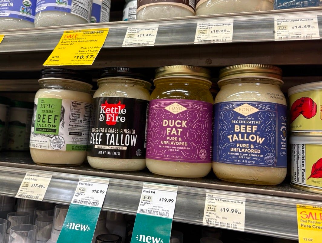 Des pots de beef tallow (de la graisse de bœuf) dans une grande enseigne aux États-Unis. Des pots de beef tallow (de la graisse de bœuf) dans une grande enseigne aux États-Unis.