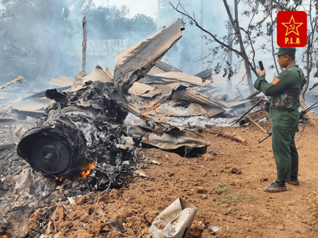 ပုံစာ - ပျက်ကျသွားတဲ့ လေယာဉ်အပျက်အစီးတချို့ဓါတ်ပုံ - PLA