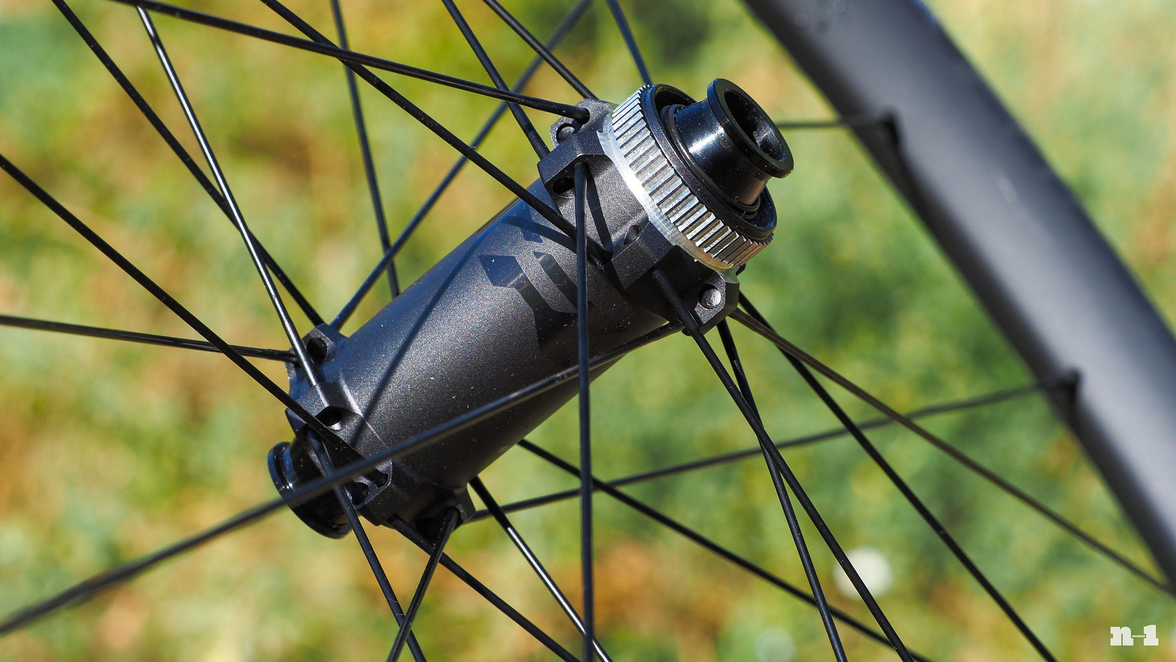 Shimano XTR WH-M9200 wheelset front hub