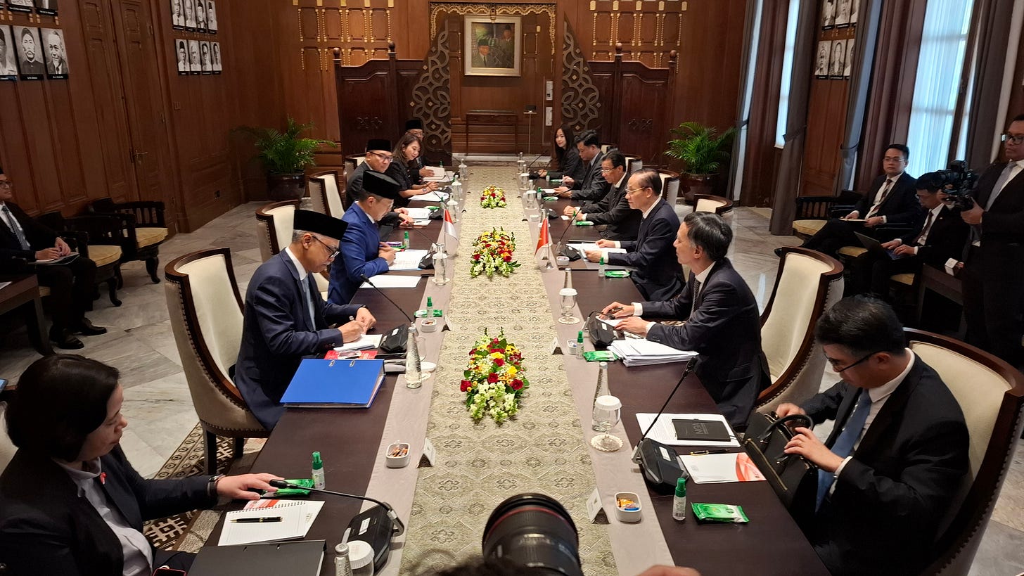 Indonesian Foreign Minister Sugiono and Vietnamese Foreign Minister Le Hoai Trung lead their respective delegations Indonesian Foreign Minister Sugiono and Vietnamese Foreign Minister Le Hoai Trung lead their respective delegations