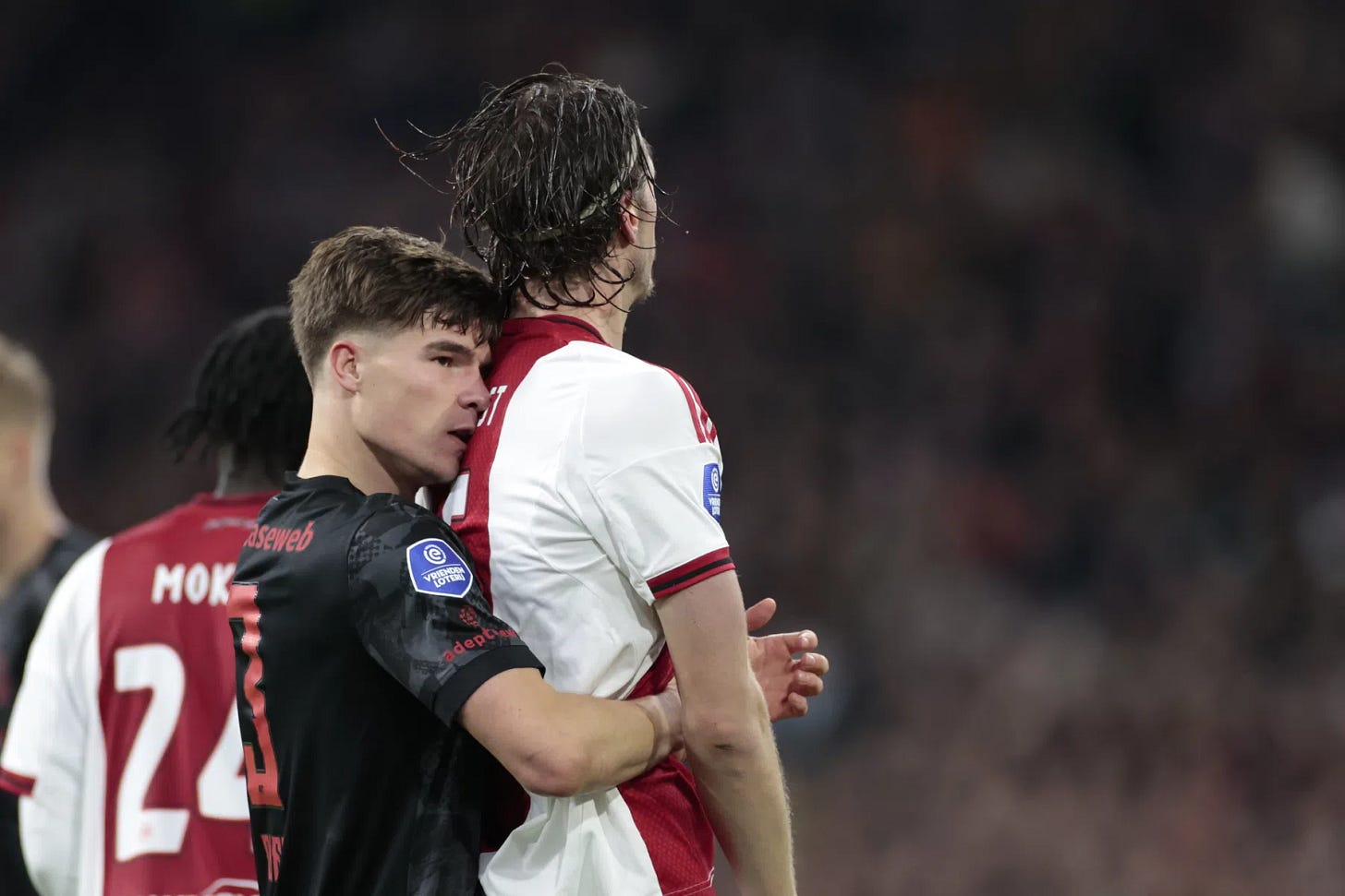 'Wat Weghorst ná Ajax - AZ doet, vind ik erger dan zijn elleboog tegen Goes'